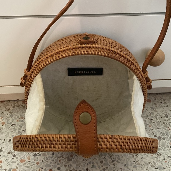 Wicker Crossbody - Picture 2 of 3